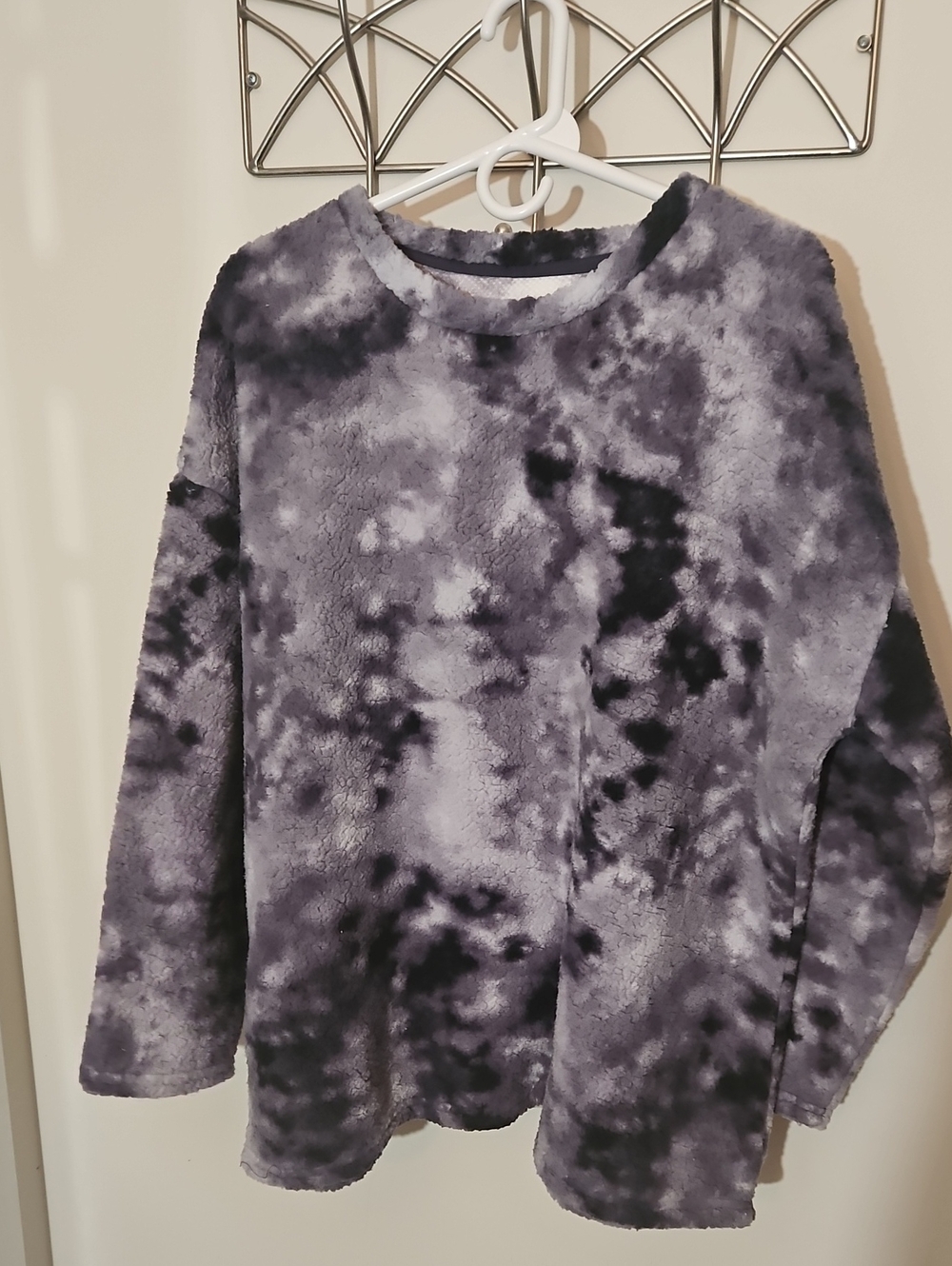 Cuddl Duds Plush Tie-Dye Crewneck Sweater - Black & Gray